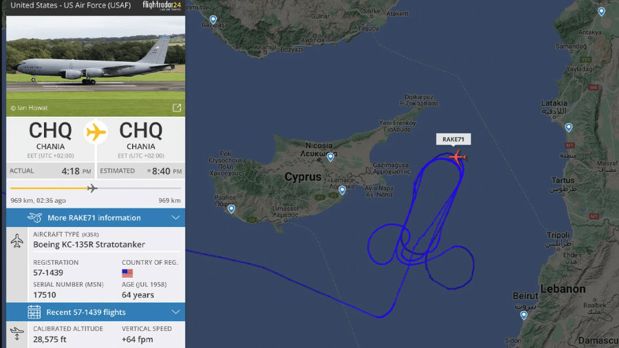 Avião da Força Aérea dos Estados Unidos faz desenho fálico no céu - Reprodução/FlightRadar24