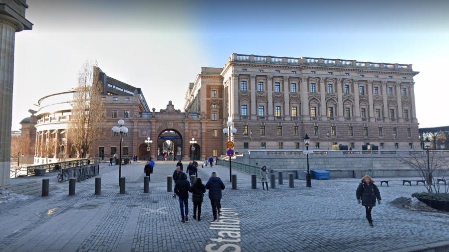 Manifestantes que vão se reunir na frente do Parlamento disseram aos jornais que querem que o livro sagrado muçulmano seja proibido na Suécia