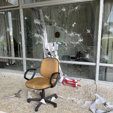 Palácio do Planalto depredado após atos golpistas de 8 de janeiro