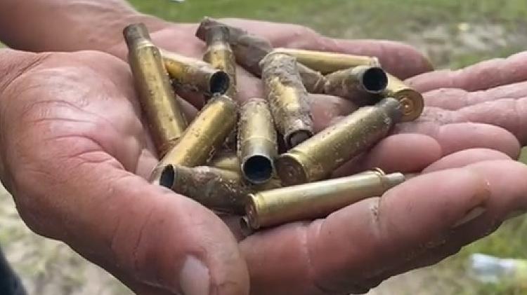 PMs deixaram ao menos 15 cápsulas de fuzil em ação que deixou quatro mortos em São Vicente (SP)