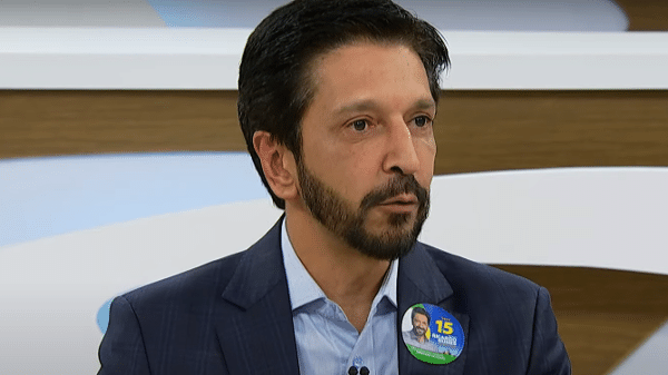 O prefeito Ricardo Nunes (MDB) durante o programa Roda Viva