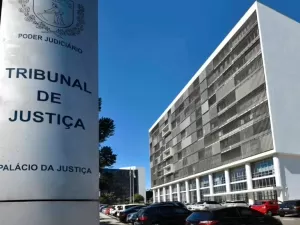 TJ-PR paga R$ 27,4 mi em penduricalhos a juízes às vésperas de eleição na Corte