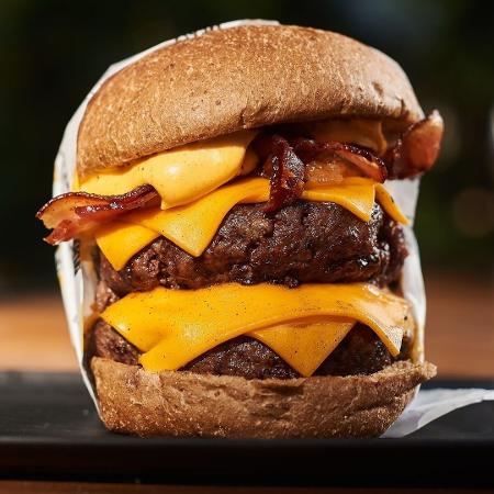 Na Meatz Burger, o lanche mais vendido é o BaconZ