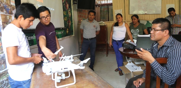 Índios são treinados para usar drones - Aidesep/Facebook