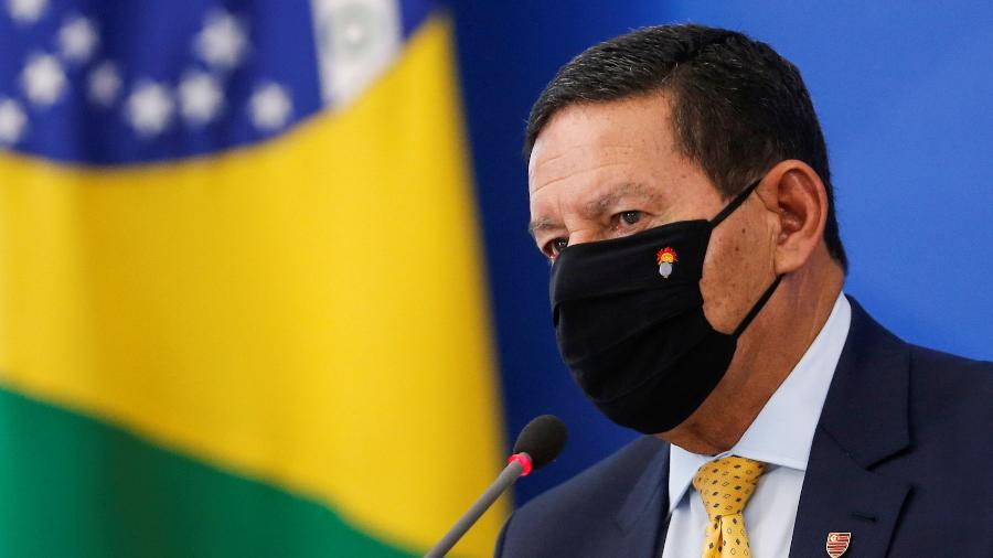 Mourão diz que  é necessário "impedir que haja essa contaminação" política nos militares - Adriano Machado