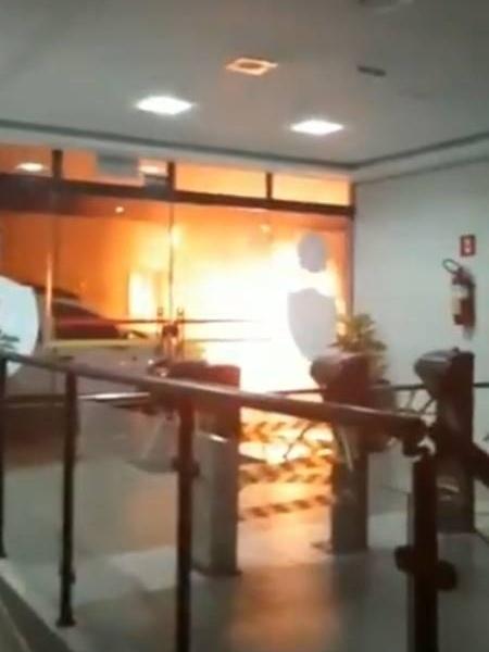 Quadrilha assaltou agências bancárias durante a noite no interior de SP - Reprodução/Twitter