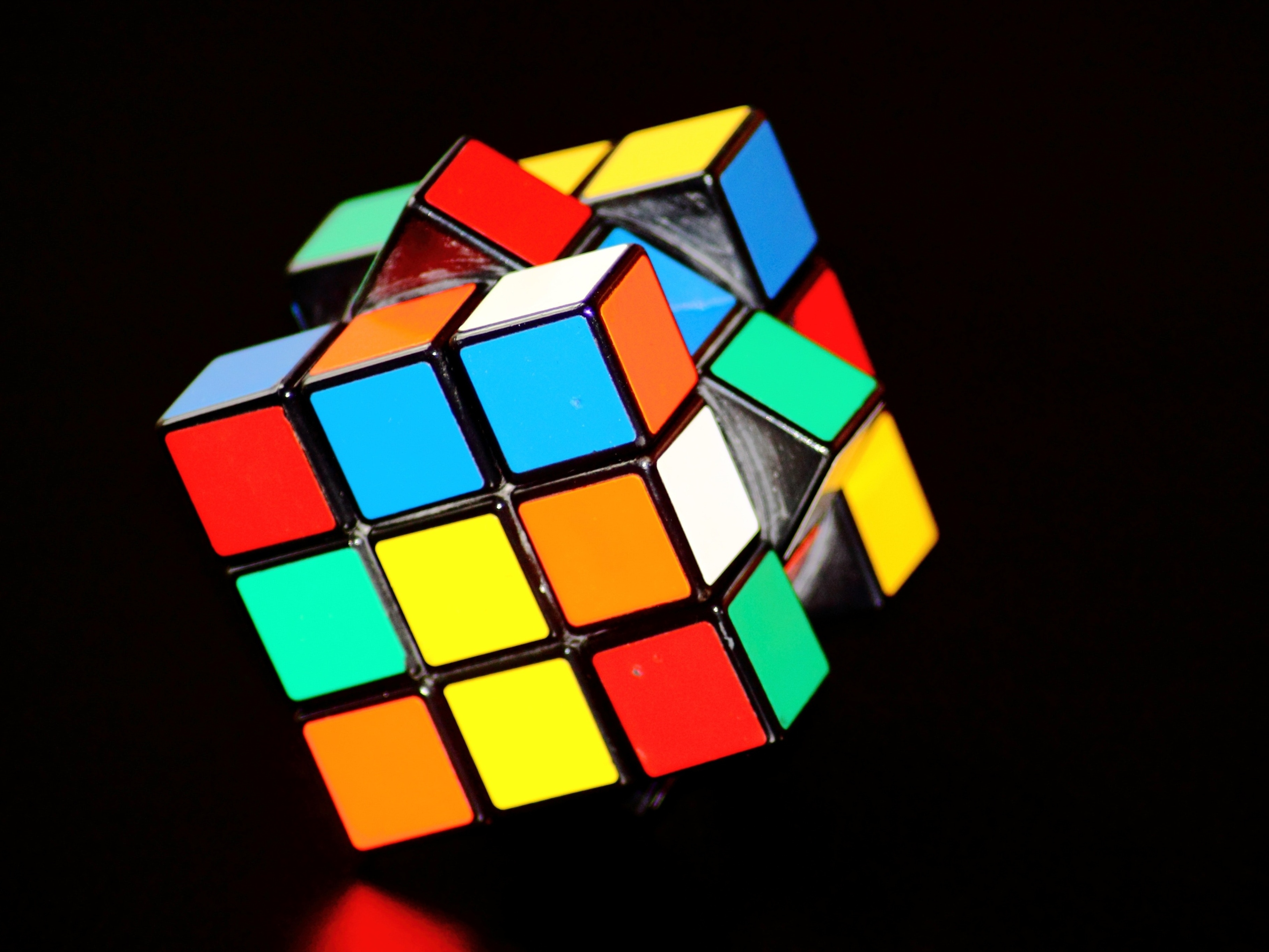 É bom em resolver cubo mágico? Resolva este de 17 x 17 x 17 então!