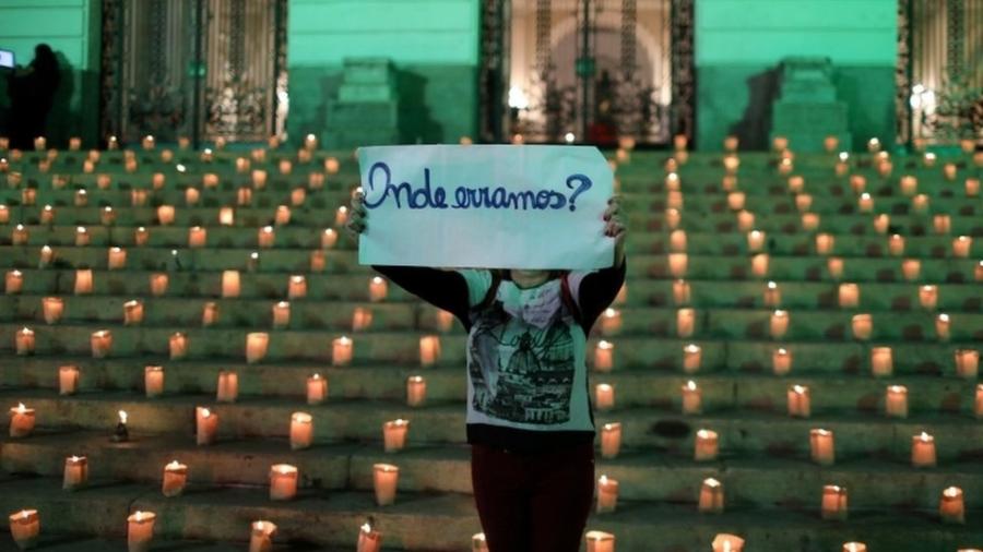 Homenagem no Rio de Janeiro aos mais de 500 mil mortos pela covid-19 no Brasil - REUTERS/Pilar Olivares