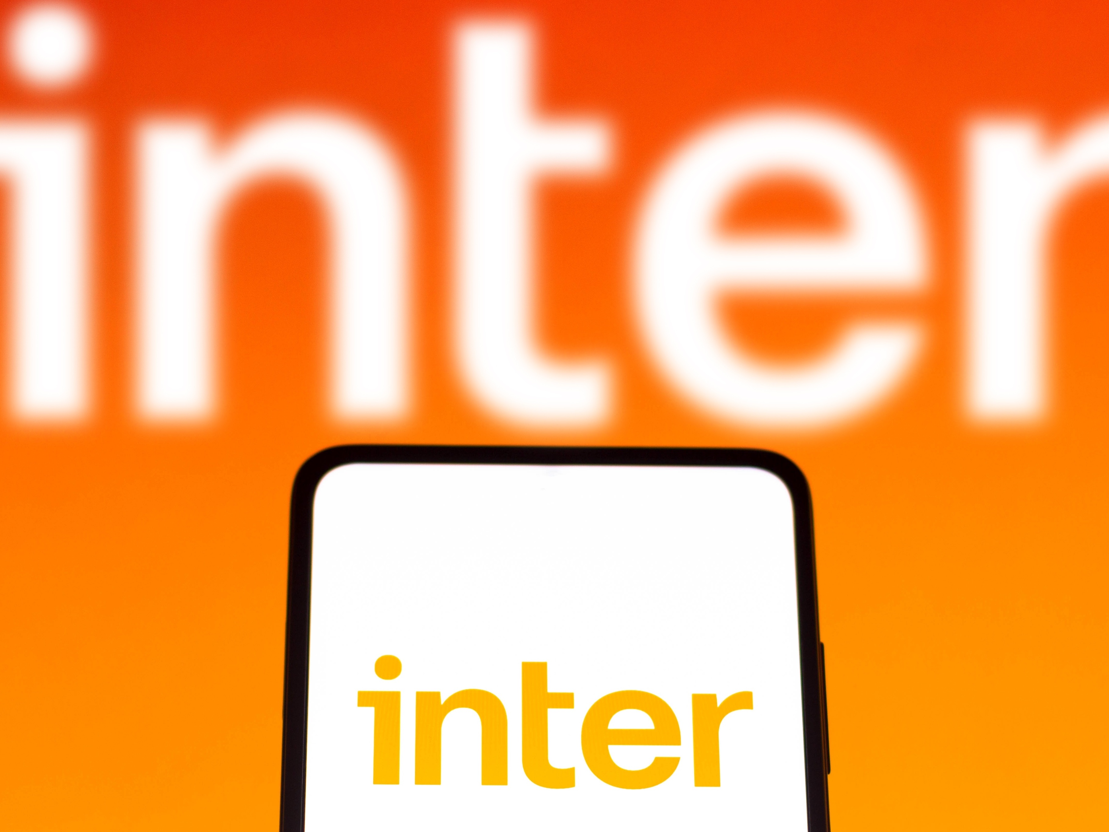 Banco Inter recebe aval do BC para migrar para os EUA; como ficam as ações?