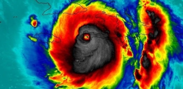 Imagem do furacão Matthew durante passagem pelo Haiti: a similaridade com um crânio humano assustou muita gente e viralizou na internet - Nasa