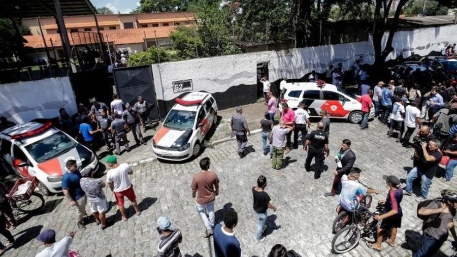 O ataque a tiros na escola estadual Professor Raul Brasil, em Suzano, na Grande São Paulo, nesta quinta-feira (13) chocou o Brasil e o mundo - EPA/SEBASTIAO MOREIRA