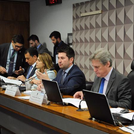 Relator Jerônimo Goergen, durante reunião da comissão em julho - Roque de Sá - 28.jul.2019/Agência Senado
