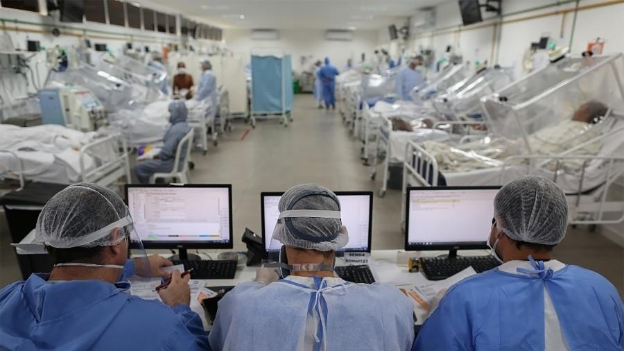 20/05/2020 - Ala voltada para pacientes com coronavírus em Unidade de Terapia Intensiva (UTI) no hospital Gilberto Novaes, em Manaus (AM) - Michael Dantas/AFP