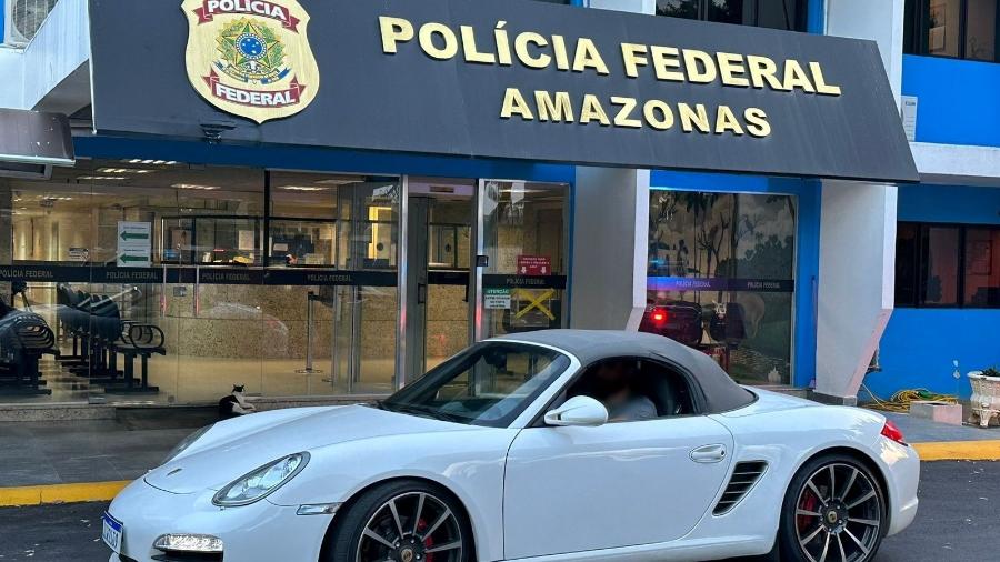 Porsche estava escondido em uma oficina mecânica