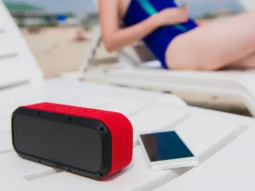 'Sonzinho não pode?': caixa de som na praia vira 'guerra' de fãs e haters