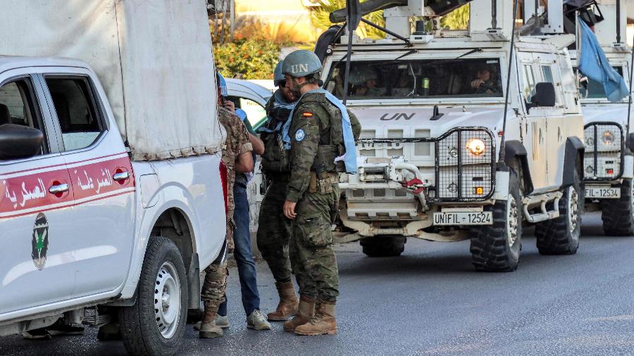 Soldados da Força de Paz da ONU (Unifil) no Líbano em Marjayoun, no sul do país, em 8 de outubro de 2024