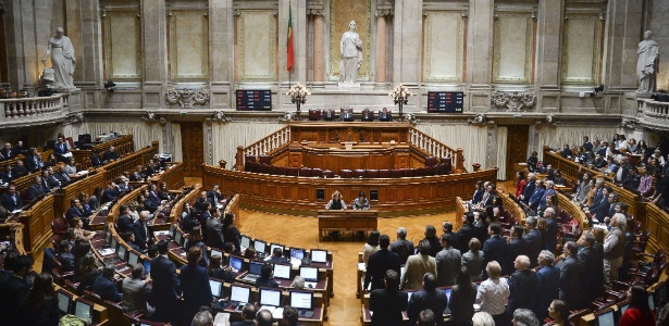 Membros do Parlamento português participam de votação nesta sexta (20) - Patricia de Melo Moreira/AFP