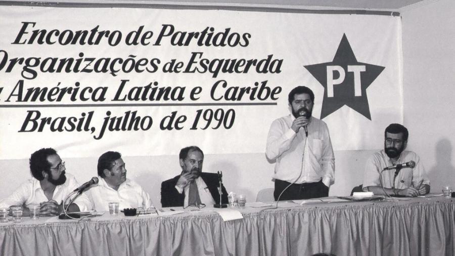 Imagem do primeiro encontro do Foro de São Paulo, em 1990 - Reprodução/forodesaopaulo.org