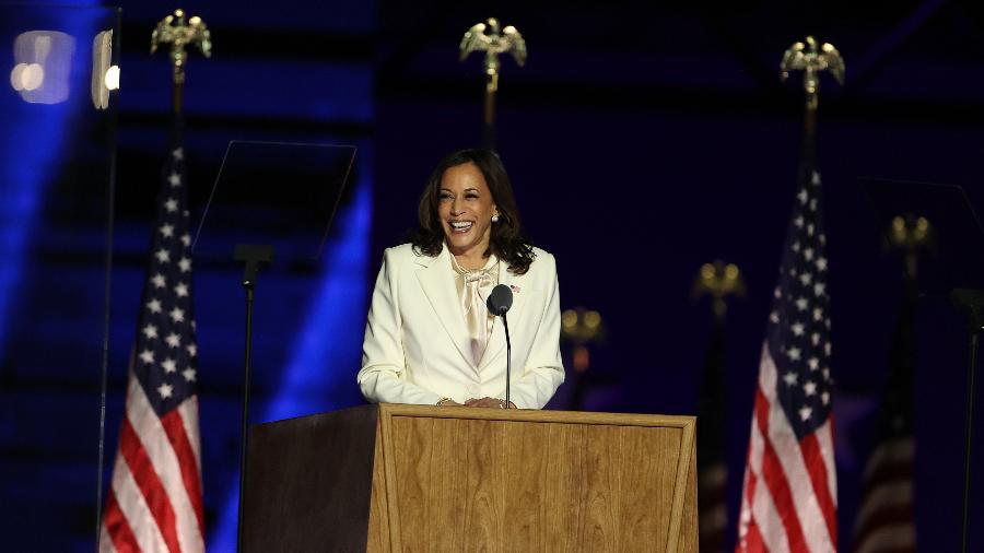 A vice-presidente eleita Kamala Harris discursa após Joe Biden ser declarado o presidente dos EUA - Tasos Katopodis/Getty Images