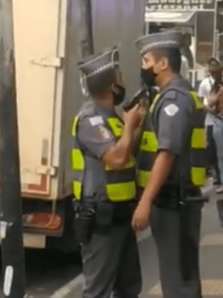 PM armado ameaça o colega no Centro de São Paulo - Reprodução de vídeo