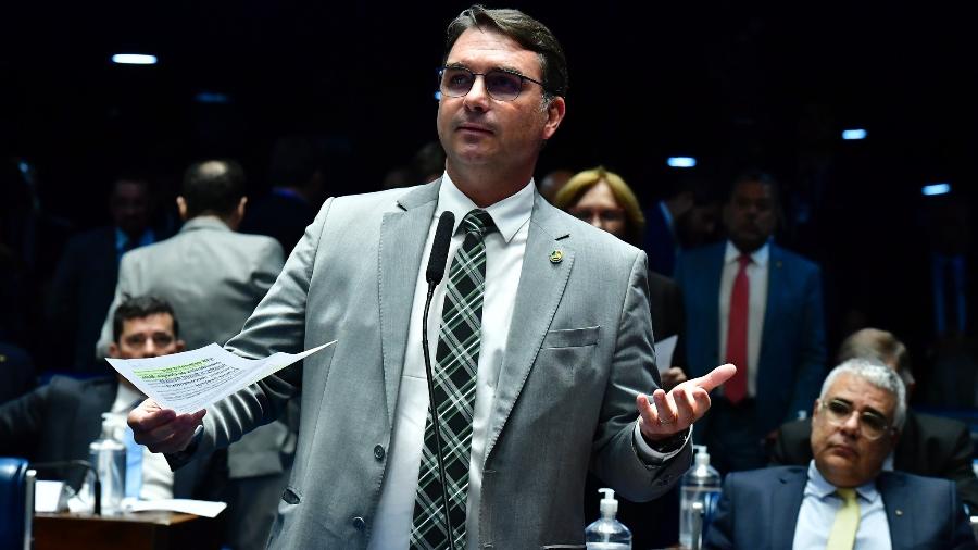 O senador Flávio Bolsonaro também enviou a representação para a Procuradoria Nacional da União de Defesa da Democracia 