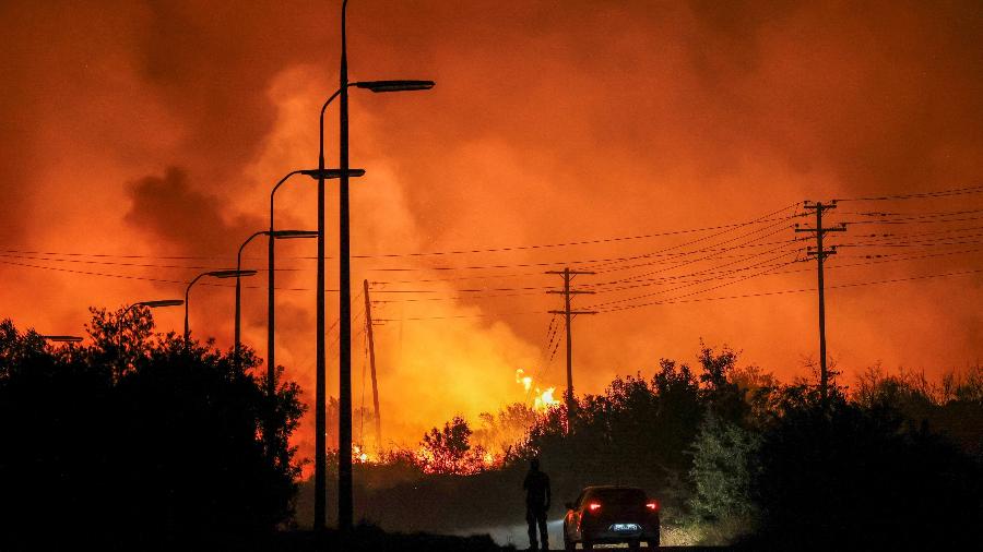 Incêndio na zona industrial da cidade de Volos, no centro da Grécia