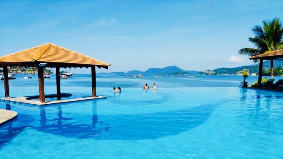 Angra dos Reis: hospedagem tem piscina de borda infinita Angra dos Reis: hospedagem tem piscina de borda infinita