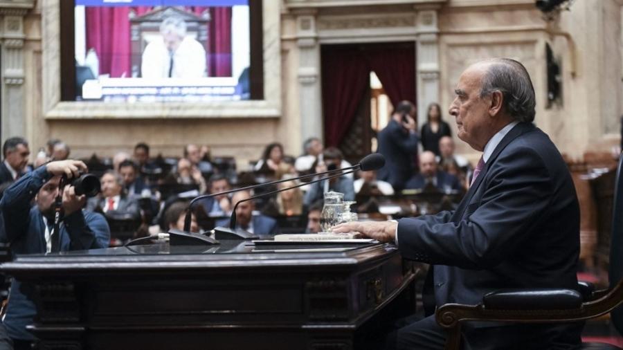 O chefe de gabinete da Argentina, Guillermo Francos, respondeu perguntas sobre o "criptogate" na Câmara dos Deputados - AFP PHOTO / Câmara dos Deputados da Argentina