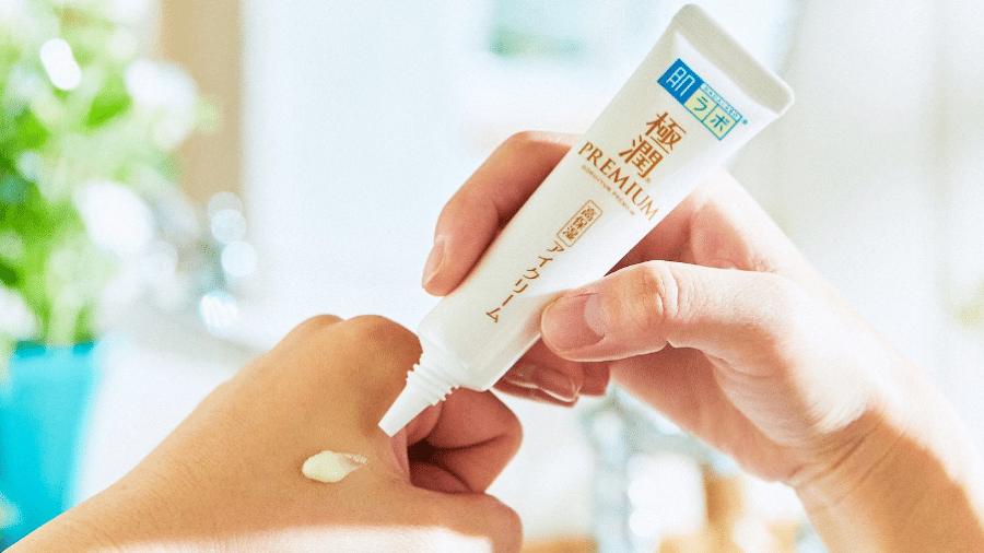 Gokujyun Premium Eye Care, da Hada Labo, promete combater o ressecamento da pele dos olhos