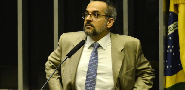 Alvo de ministro, professor relata ameaças por defender luta contra cortes