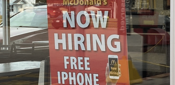 Estados Unidos criam 227 mil empregos em novembro, e salários sobem