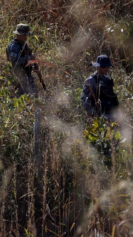 Policiais buscam em Girassol (GO) Lázaro Barbosa, suspeito de assassinar um família no DF - Gabriela Biló/Estadão Conteúdo