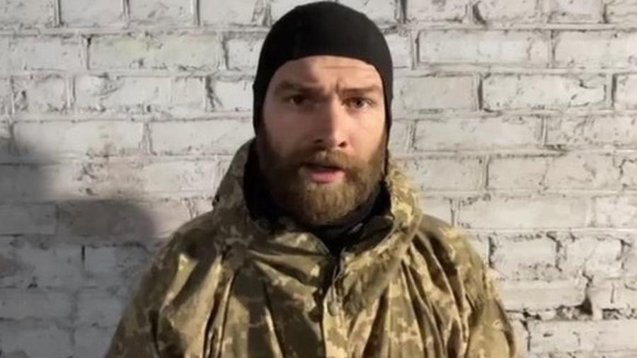 Serhiy Volyna, um homem branco de barba loiro escura e uniforme militar - Serhiy Volyna