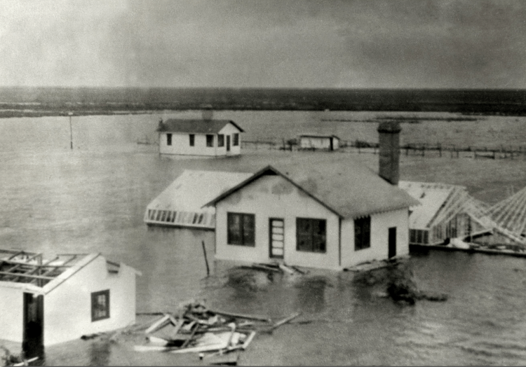 Enchentes atingiram a Flórida após passagem do Furacão do Lago Okeechobee em 1928