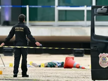 STF atacado: as impressionantes fotos do atentado na Praça dos Três Poderes