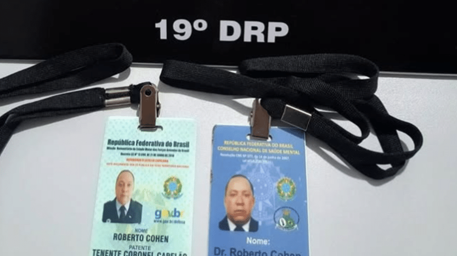Crachás encontrados na casa de Roberto Cohen Crachás encontrados na casa de Roberto Cohen