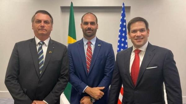 Jair Bolsonaro, Eduardo Bolsonaro e Marco Rubio em foto de 2020