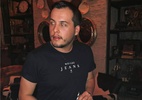 Ator é achado morto após entrar com 2 homens em motel em Campo Grande (MS)