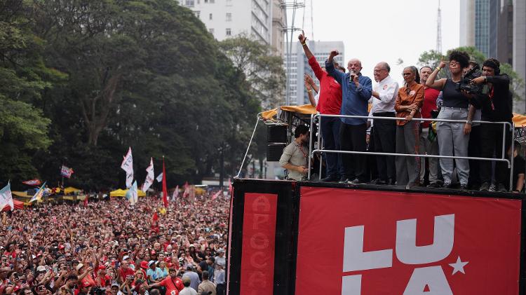Presidente Lula em ato na Avenida Paulista em 11 de outubro de 2026