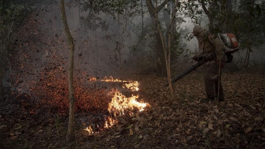 Imagens mostram fogo na região do Pantanal, devastada pelas queimadas que ocorreram em setembro de 2020 - Mauro Pimentel/AFP