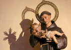 Dos 53 milagres que canonizaram Santo Antônio, nenhum foi sobre casamento - Getty Images