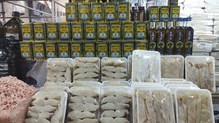 Vendedores do Mercadão sentem impacto do preço do azeite de oliva nesta Páscoa