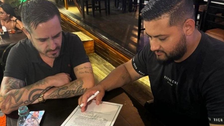 Guilherme havia assinado seu primeiro contrato nesta semana - Reprodução/ Instagram/ @guilhermeleonoficial