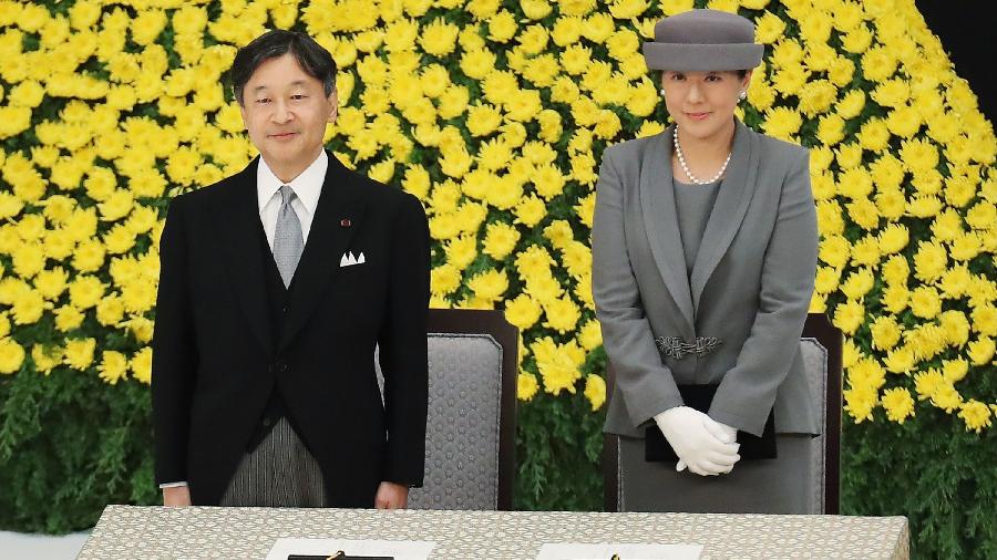 Imperados do Japão, Naruhito, e a imperatriz, Masako, participam da cerimônia anual para relembrar os mortos na Segunda Guerra Mundial - Jiji Press/AFP