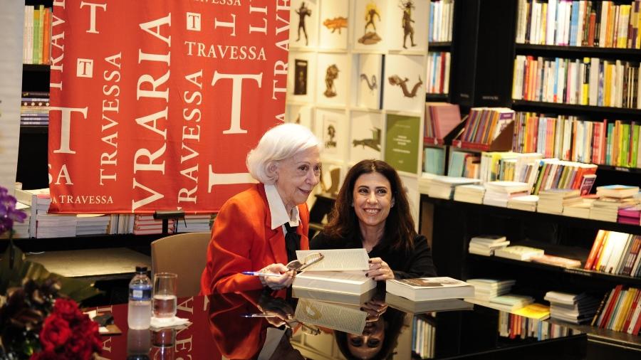 9.out.2019 - Fernanda Montenegro e a filha dela Fernanda Torres no lançamento de seu livro em shopping do Leblon - Agência Brazil News