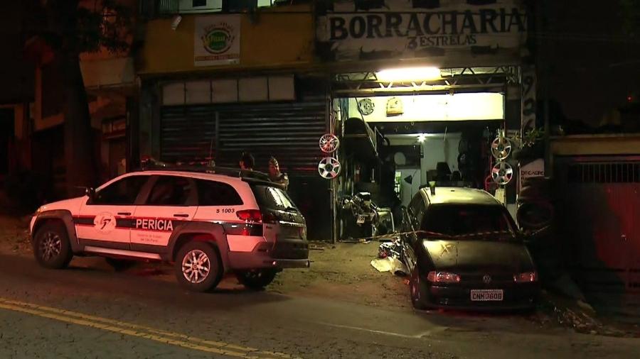 Carro perdeu controle e foi parar em uma borracharia na zona sul de São Paulo - Reprodução/TV Globo
