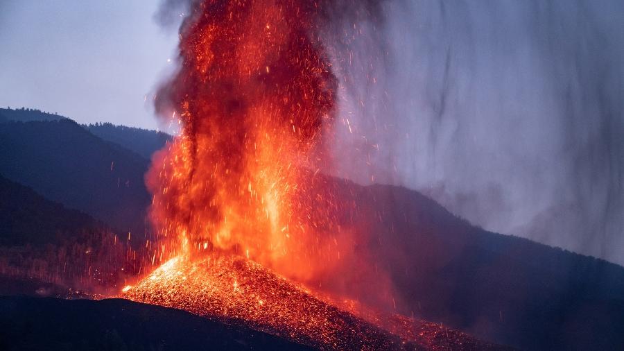 Vulcão Cumbre Vieja, na ilha espanhola La Palma - Gabriel Trujillo/Getty Images/iStockphoto