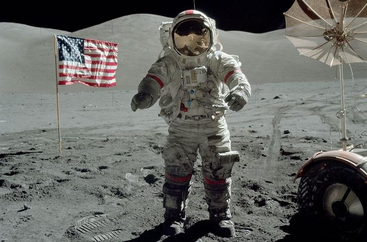 Gene Cernan, astronauta da Apollo 17 e último homem na Lua, em dezembro de 1972