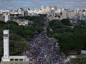 Marcha para Jesus tem Caiado, Nunes e ministro de Lula em ato com fiéis