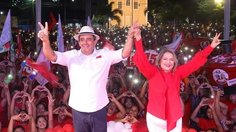 Josmar Lacerda e Cristina Lacerda em campanha em Itatuba (PB)